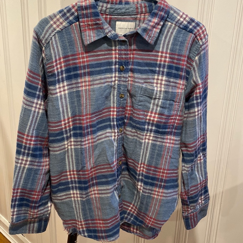 Women’s American Eagle distressed flannel shirt.